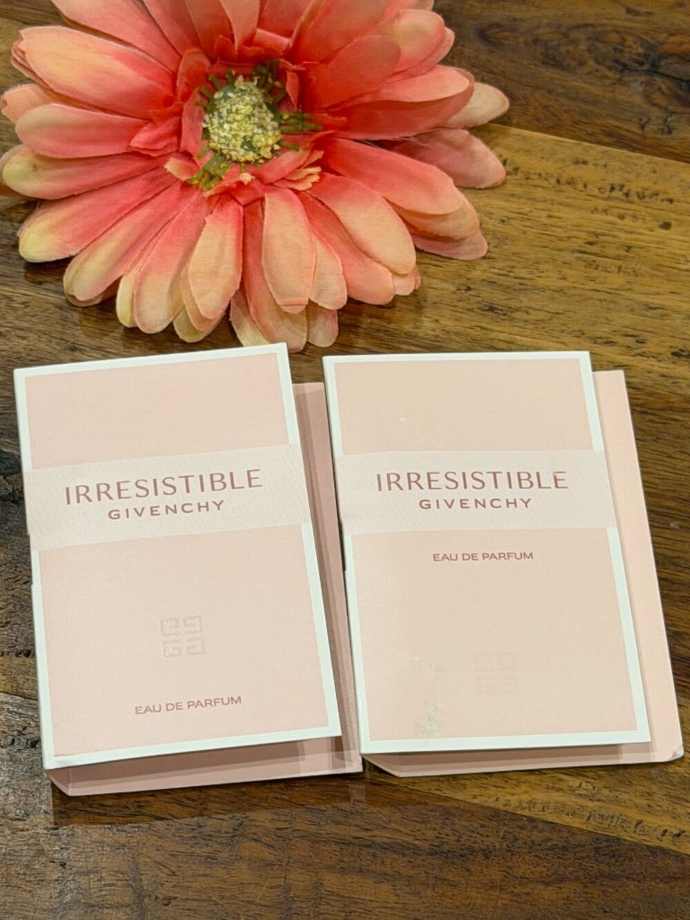 🎁5 For $25 New! Irresistible Givenchy Sample Spray Card 1 ml 2X